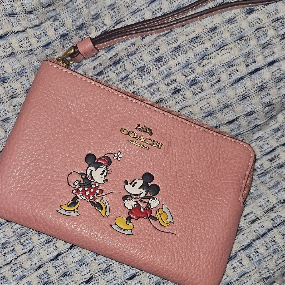 1 HR SALE! NWOT Coach Pink Disney Wristlet